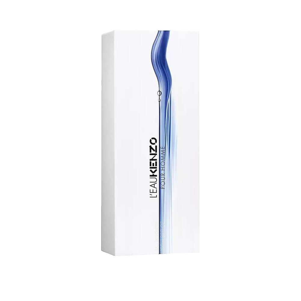 Witte verpakking van Kenzo L'Eau Kenzo Pour Homme. Blauw ontwerp. Tekst L'EAU KENZO POUR HOMME.