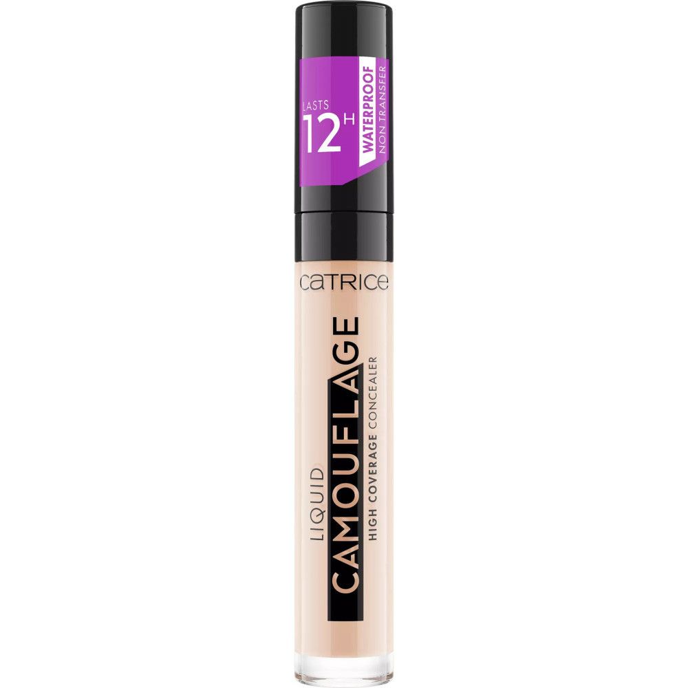 Correcteur liquide en flacon transparent. Inscription: Catrice, Camouflage, High Coverage Concealer. Bouchon noir avec accent violet.