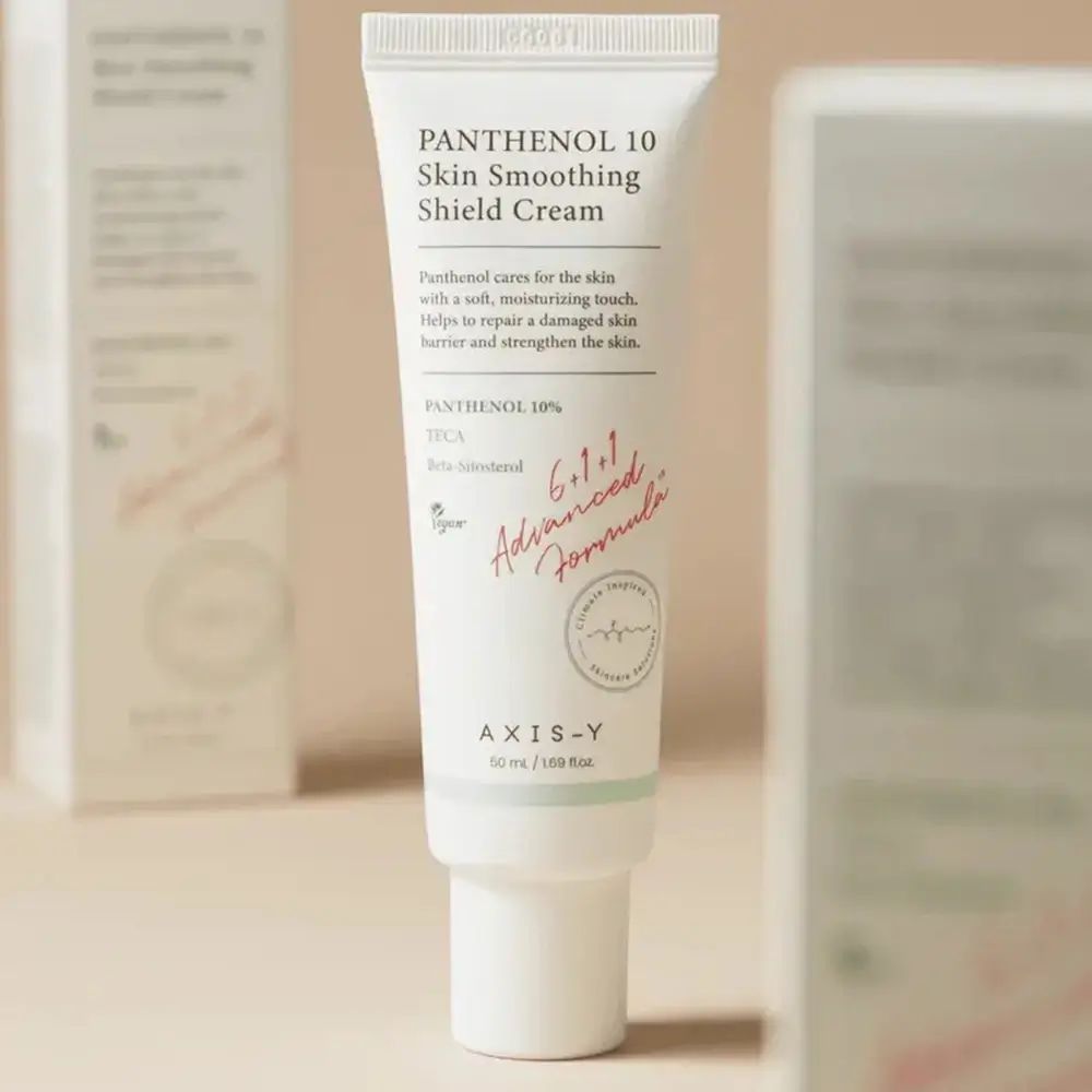 Tube 'Panthenol 10 Skin Smoothing Shield Cream' voor een verpakking.