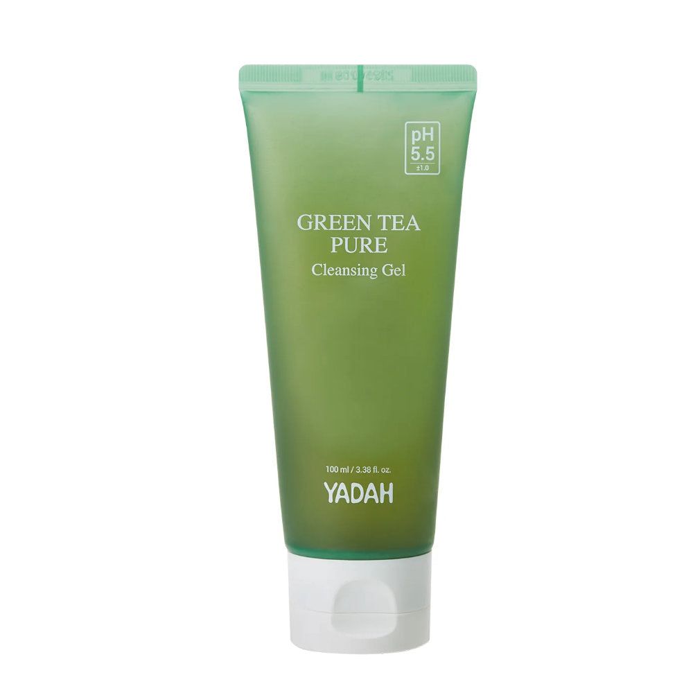 Gel vert en tube. Inscription : Green Tea Pure Cleansing Gel, pH 5.5, YADAH. Bouchon blanc.