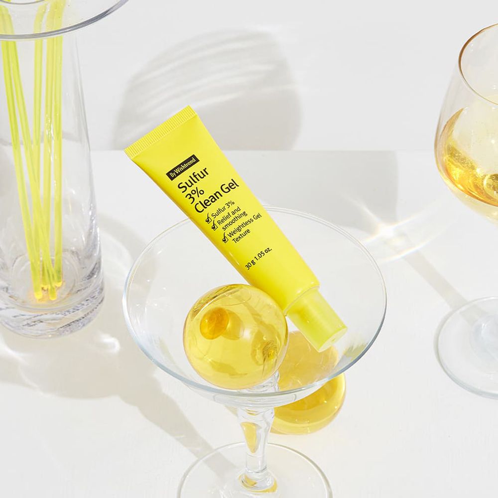 Tube de gel soufré à 3%, pour soulager et lisser, texture gel légère.
