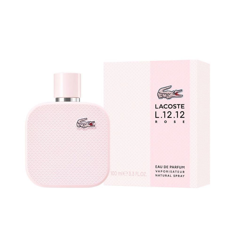 Roze fles met zilveren dop en verpakking. Logo en tekst op de verpakking. Eau de Parfum.