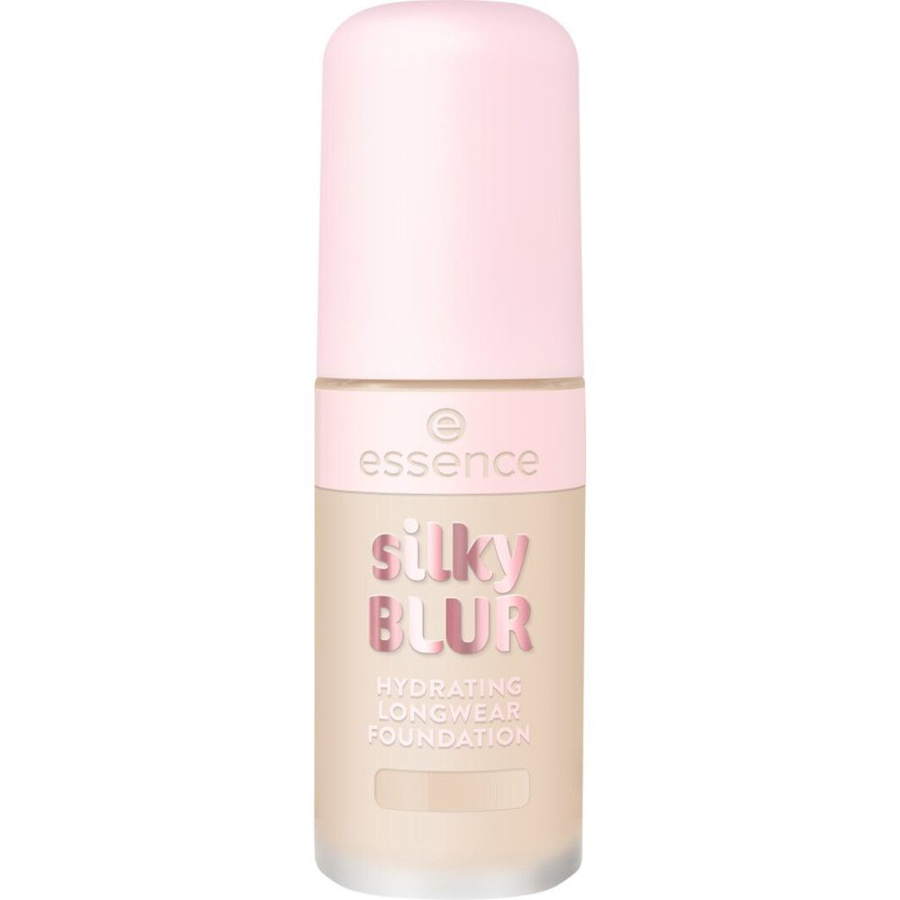 Flacon de fond de teint beige avec bouchon rose. Inscription: Silky Blur, Hydrating Longwear Foundation. Marque: Essence.