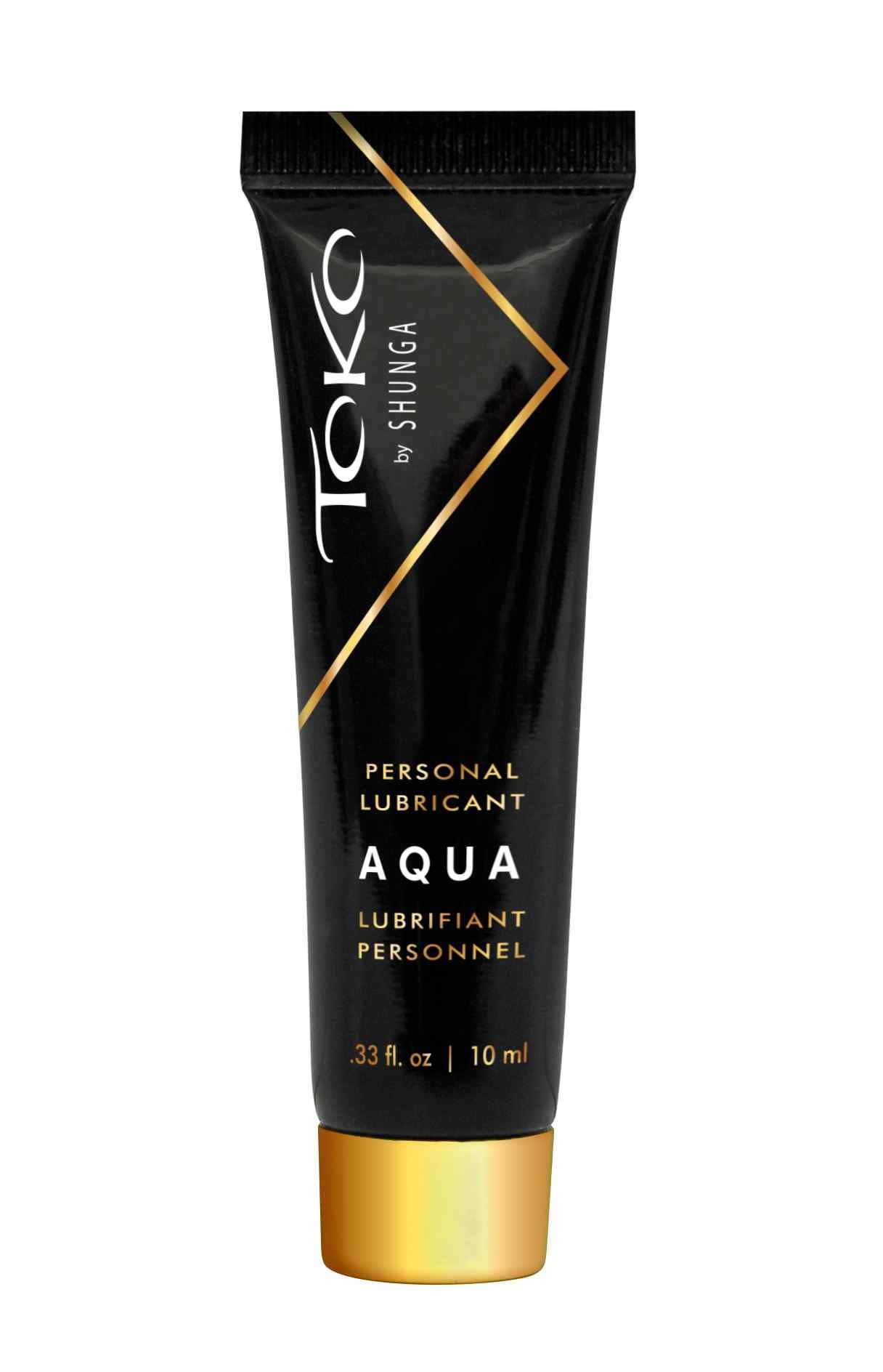 Tube noir à bouchon doré. Texte : Personal Lubricant Aqua. Marque : Toko by Shunga.