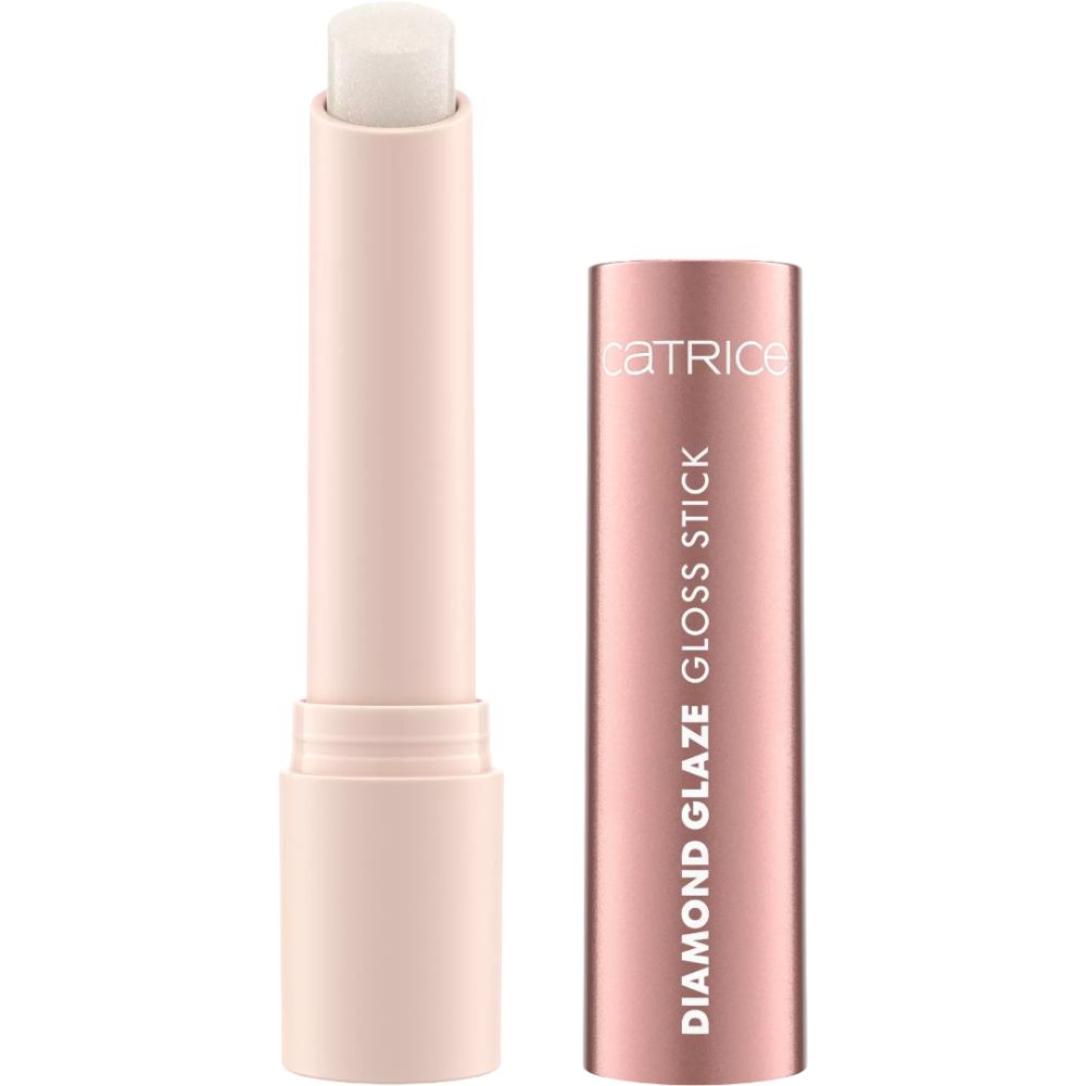Lipgloss stick, geopend. Roze huls, witte stick. Daarnaast de huls met opschrift: CATRICE DIAMOND GLAZE GLOSS STICK.