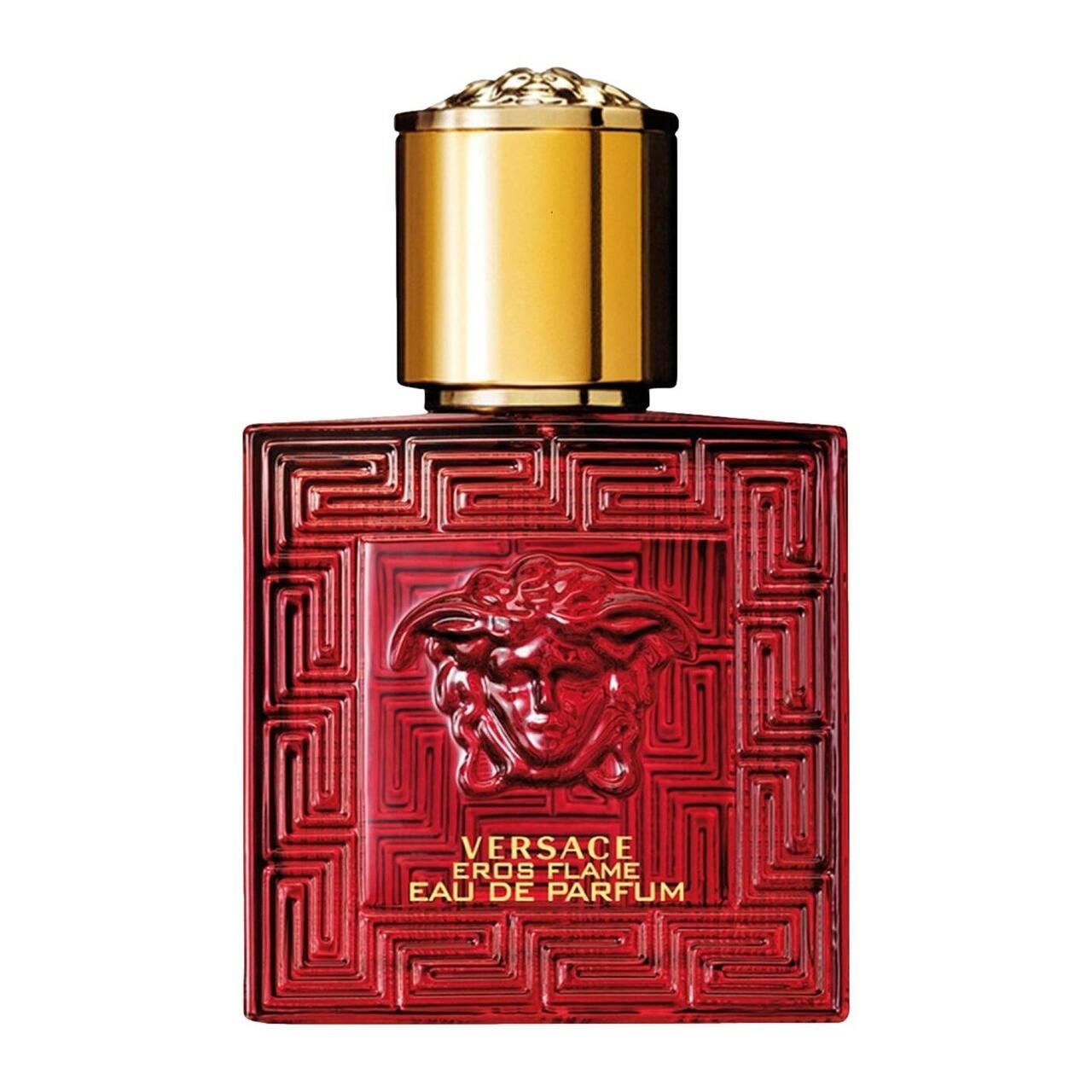Rode fles met gouden dop. Opschrift: Versace Eros Flame. Eau de Parfum.