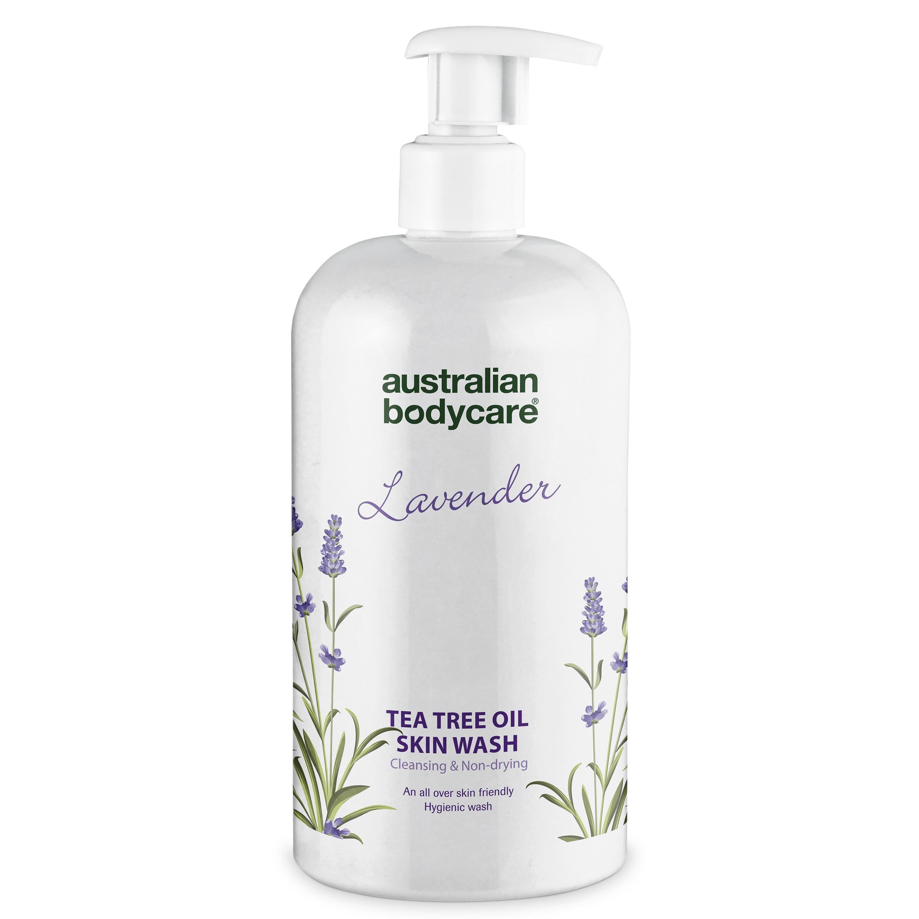 Flacon blanc avec pompe. Inscription: Australian Bodycare, Lavender, Tea Tree Oil Skin Wash.