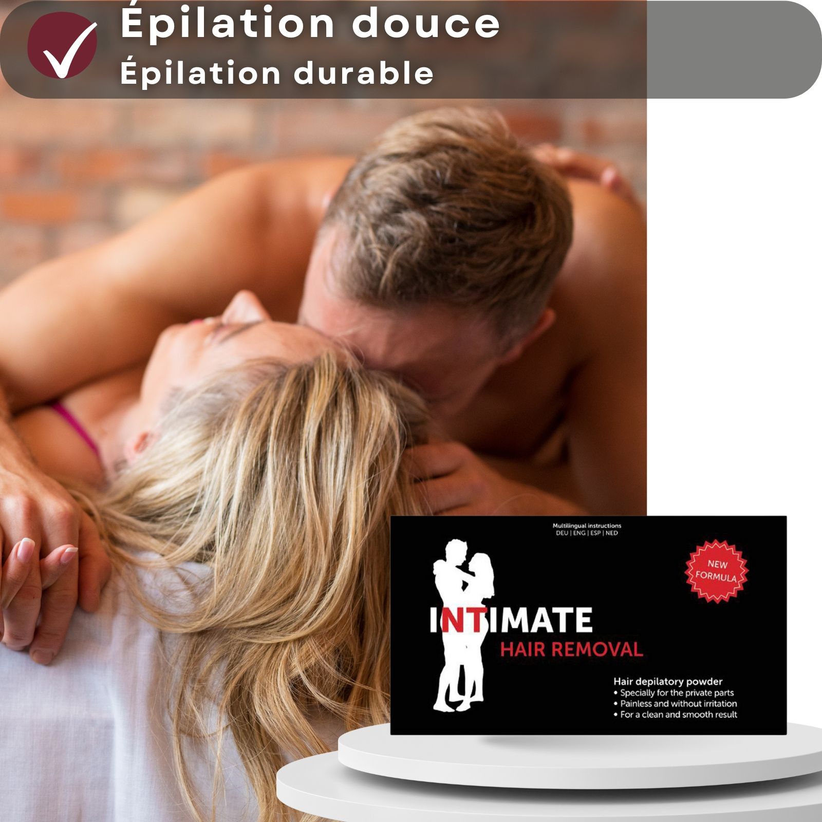 Poudre dépilatoire intime. Texte: Intimate Hair Removal. Emballage noir. Couple. Nouveau.
