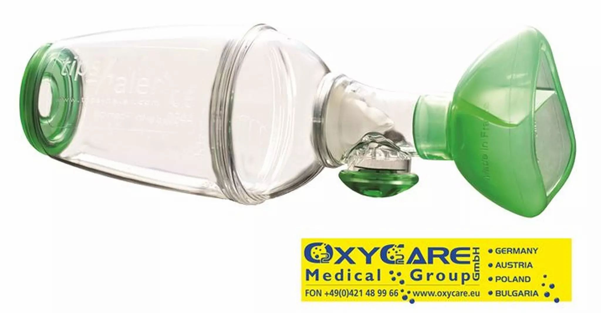 Medicijnspacer met masker. Transparante container met groen masker en ventiel. Oxycare Medical Group logo.