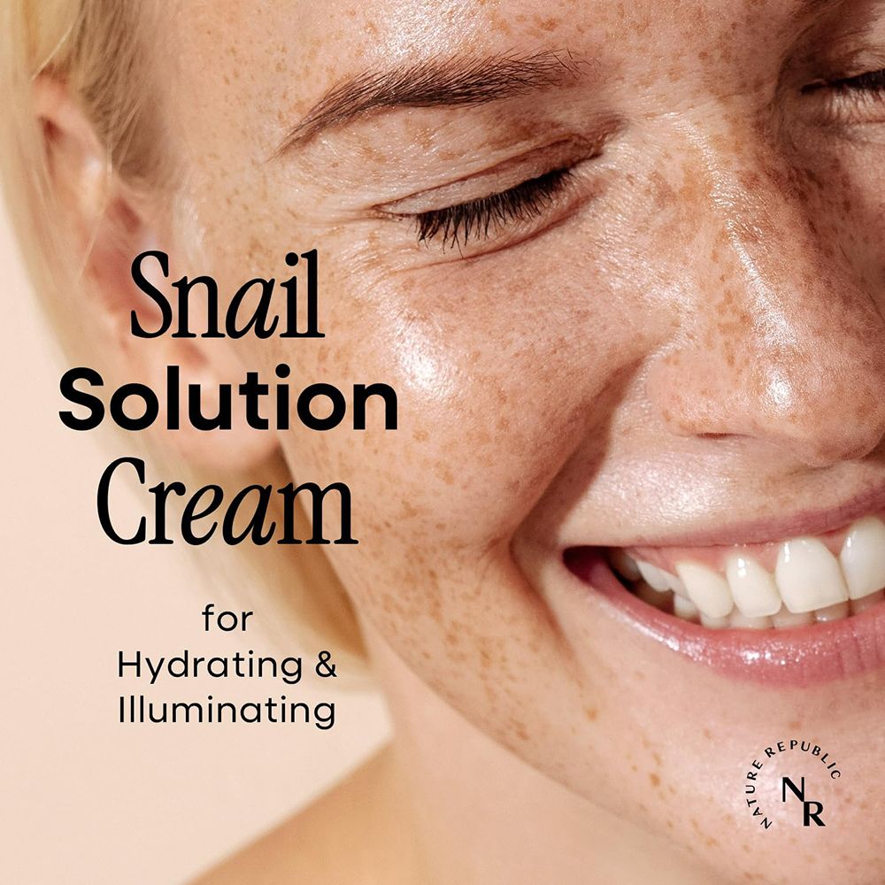 Gezicht van een vrouw met tekst: Snail Solution Cream. Voor hydrateren & verhelderen. Logo: NATURE REPUBLIC.