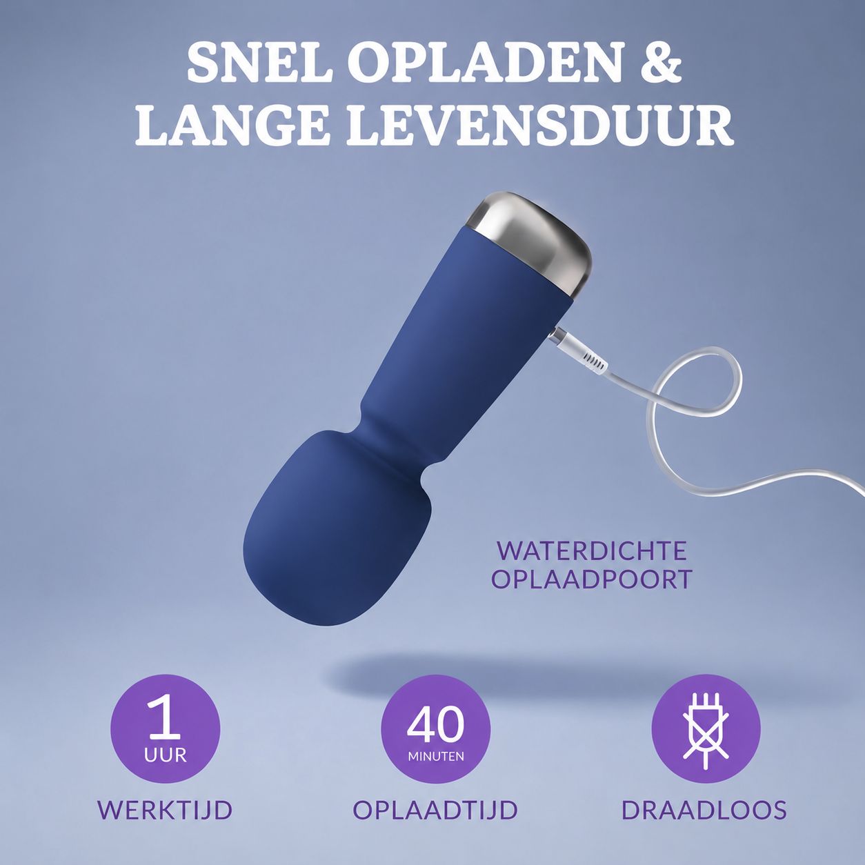 Donkerblauwe vibrator met zilveren dop, laadt op via USB-kabel. Waterdichte oplaadpoort.