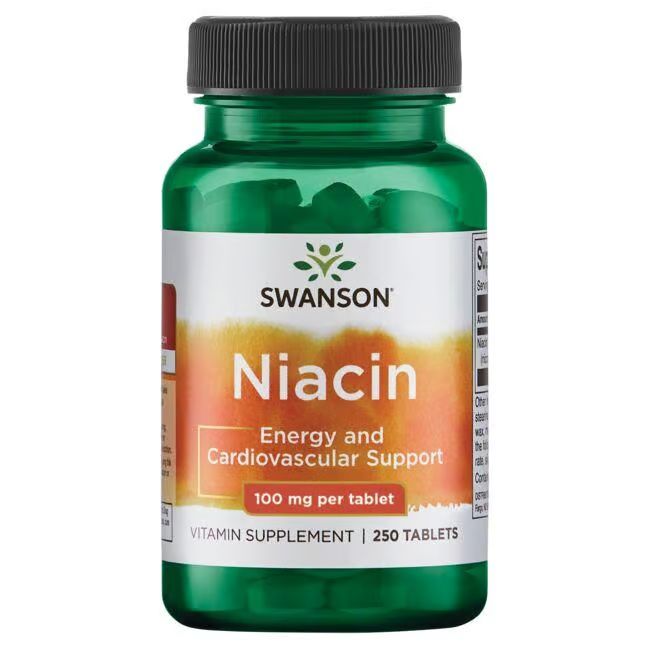 Groene fles met zwarte dop. Label met "SWANSON Niacin", "100 mg per tablet" en "250 tabletten".