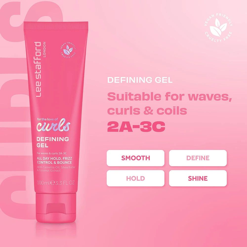 Tube rose Lee Stafford For The Love Of Curls Defining Gel avec texte sur la douceur, la définition, la tenue et la brillance.