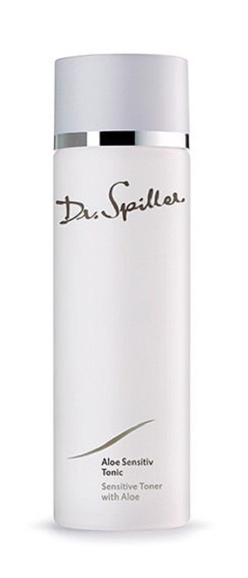 Witte fles met zilveren dop. Opschrift: Dr. Spiller, Aloe Sensitiv Tonic, Sensitive Toner with Aloe.