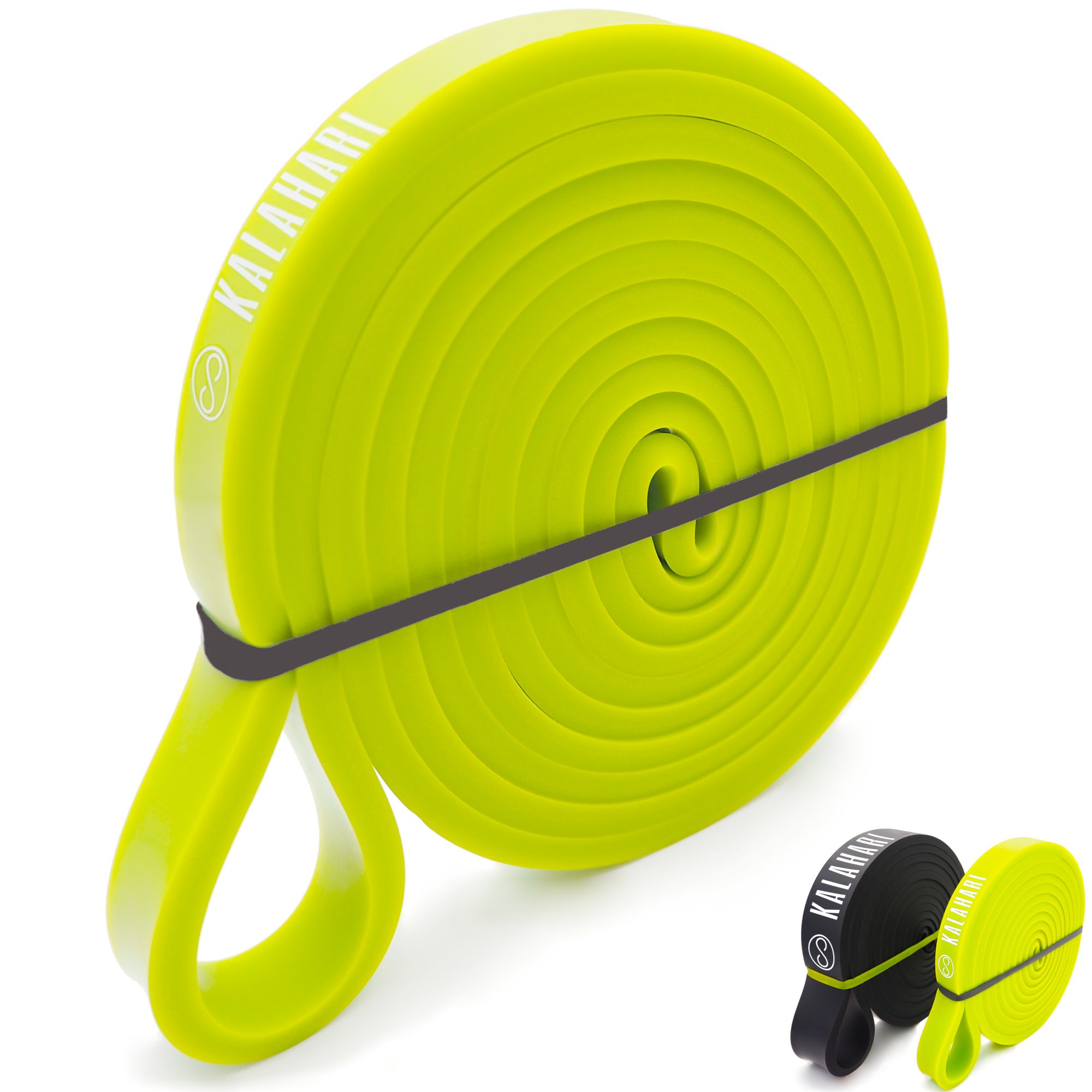 Groene weerstandsband, opgerold en vastgezet met een zwarte elastiek. Merk KALAHARI zichtbaar.