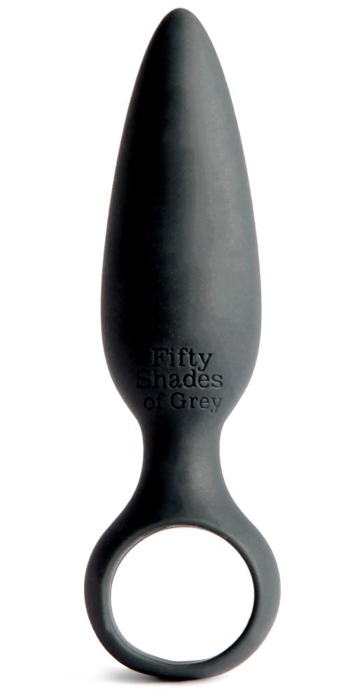 Bouchon anal gris foncé avec poignée annulaire, logo visible.