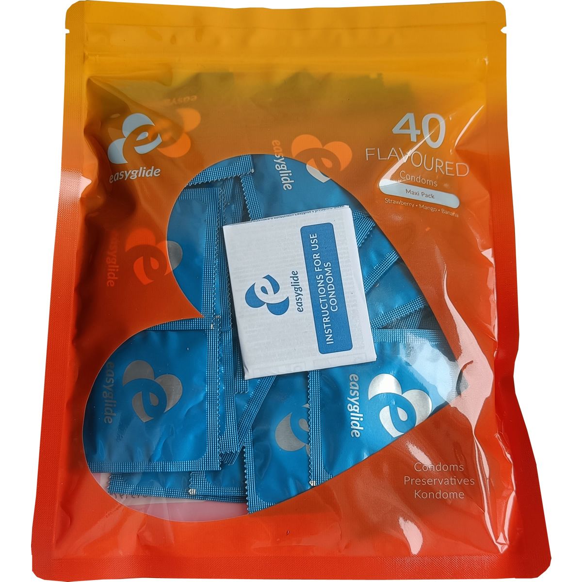Verpakking met 40 condooms en bijsluiter. EasyGlide-logo. Verpakking in hartvorm, oranje en geel. '40 Flavoured Condoms'.