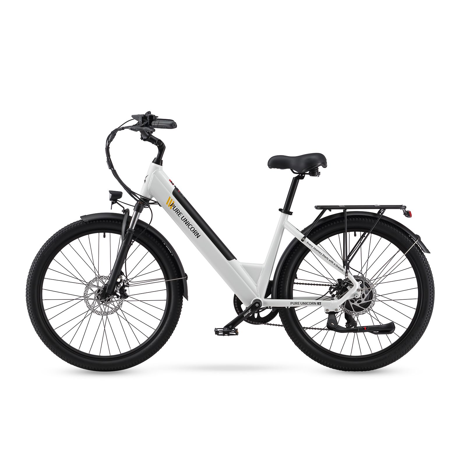 Witte e-bike met zwarte banden en details. Merk: PURE UNICORN. Bagagedrager en spatborden.