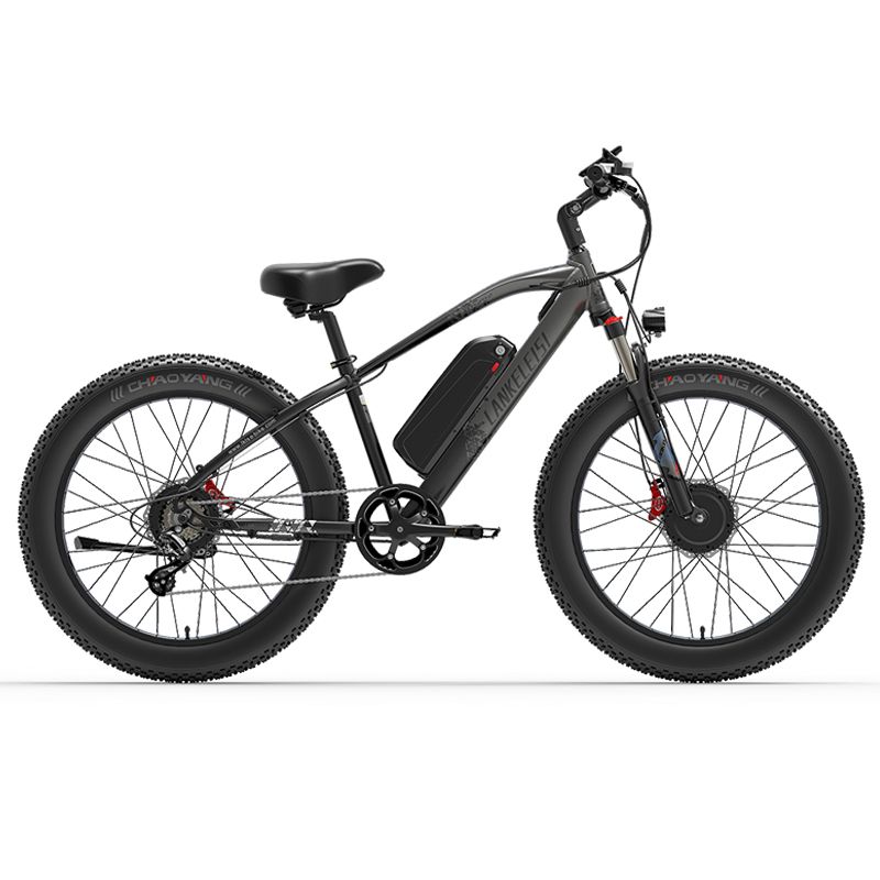 Vélo électrique LANKELEISI MG740PLUS noir, pneus larges et batterie. Vue latérale.