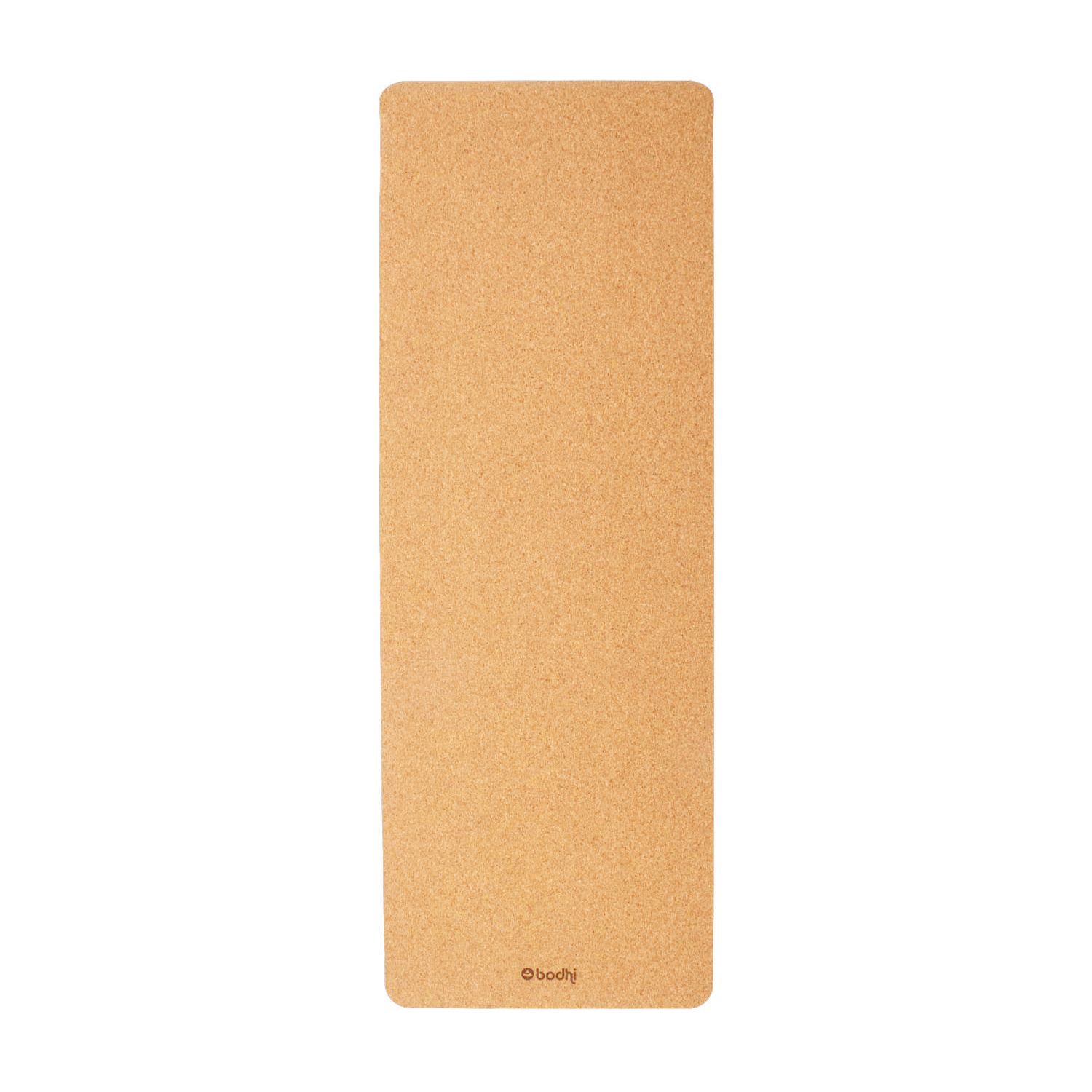 Un tapis de yoga en liège marron avec des coins arrondis et le logo Bodhi, sur fond blanc.