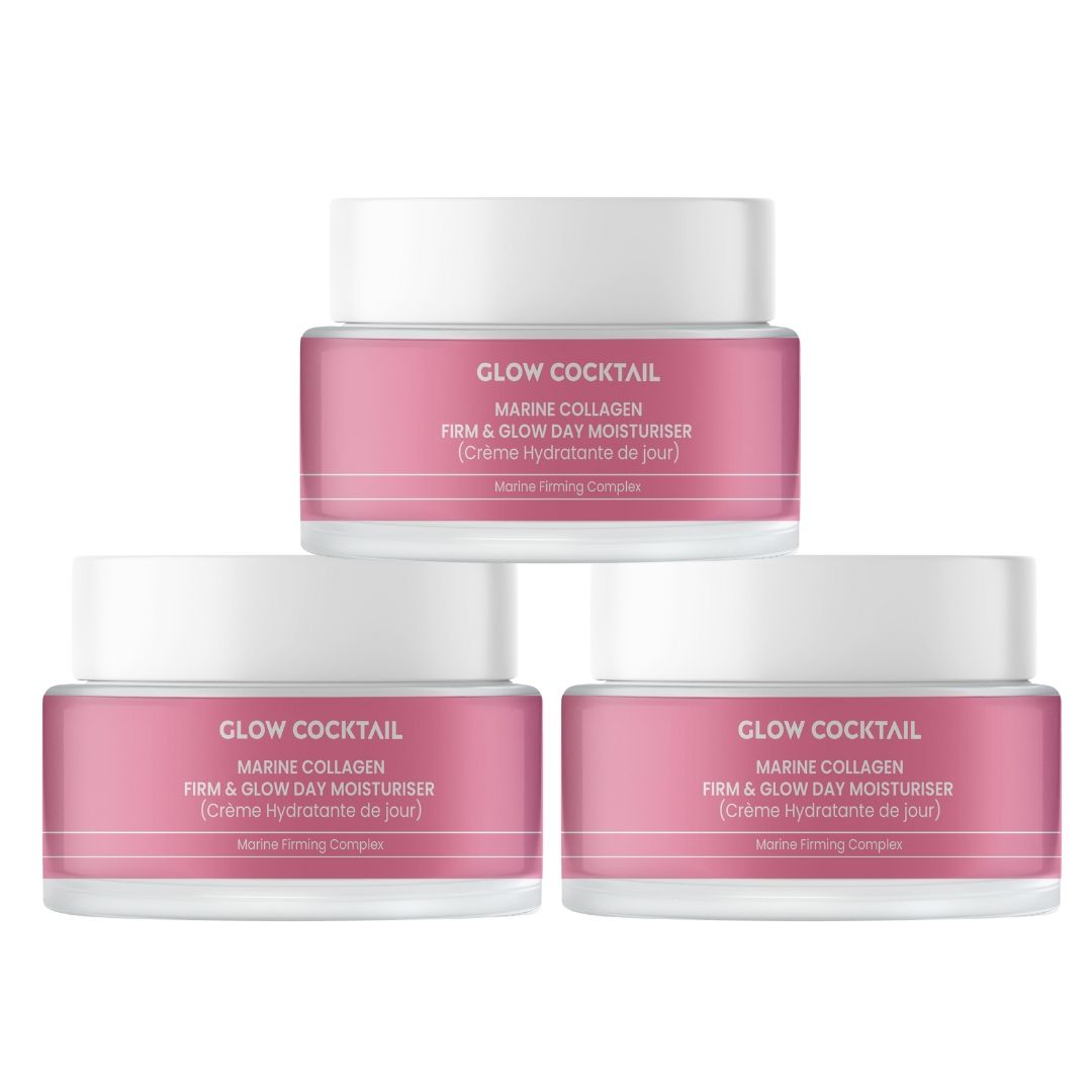 Drie potten Glow Cocktail dagcrème. Witte deksels, roze etiketten met tekst: Marine Collagen, Firm & Glow Day Moisturiser.