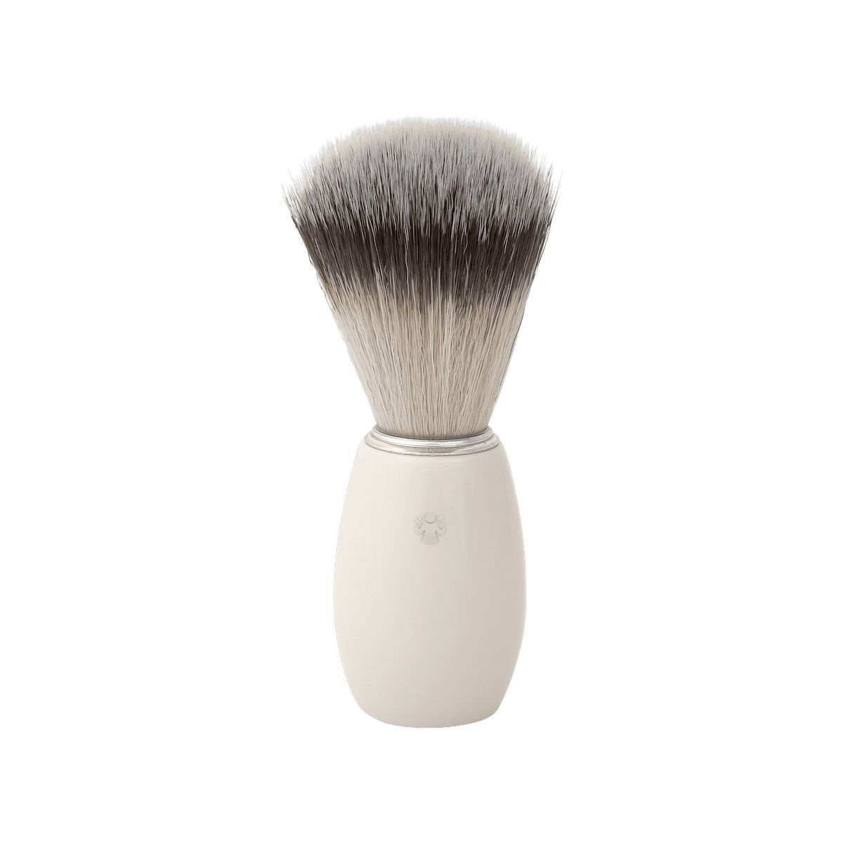 Scheerkwast met lichte handgreep en grijs-zwarte haren. De handgreep is ovaal van vorm. Geen andere tekst zichtbaar.