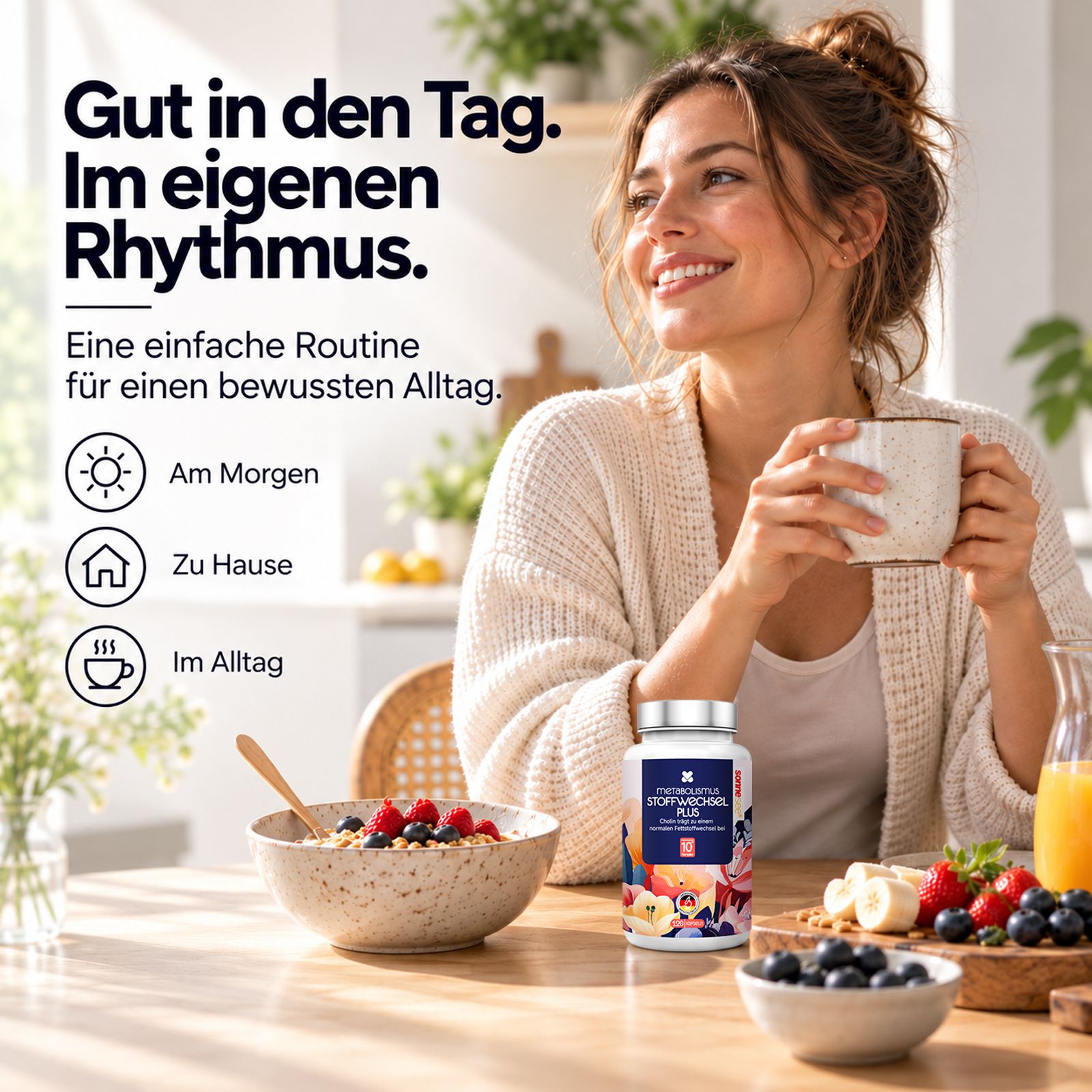 Vrouw geniet van ontbijt, SonneSee Stoffwechsel Komplex fles op tafel. Focus op ochtendroutine.
