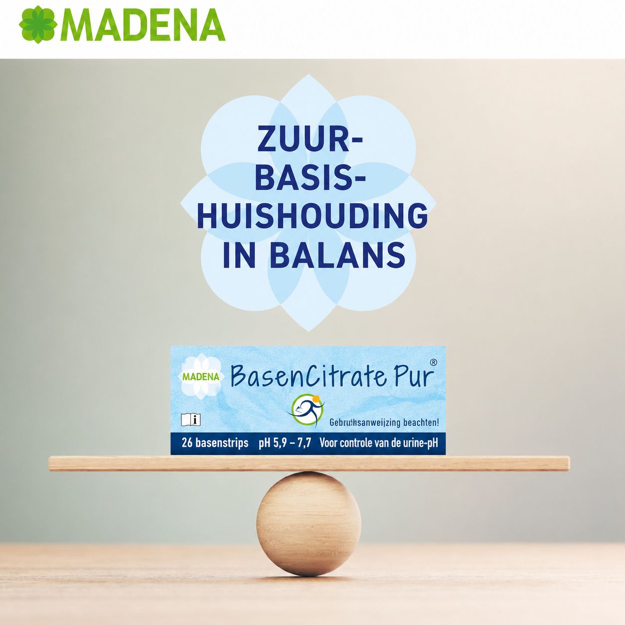 MADENA BasenCitrate Pur teststrips op een weegschaal, die de zuur-base balans toont.