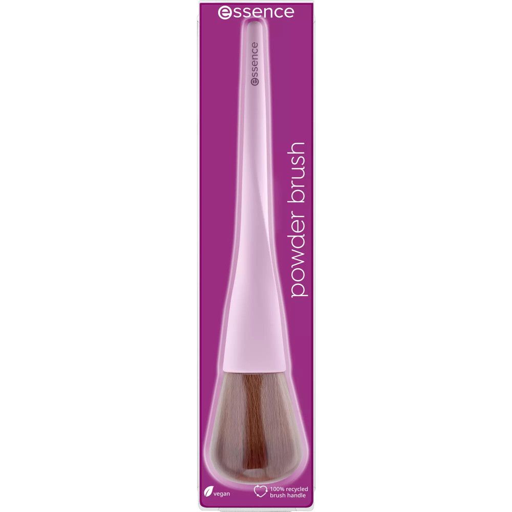 Pinceau à poudre dans son emballage. Manche rose, poils bruns. Marque : essence. Texte : powder brush.