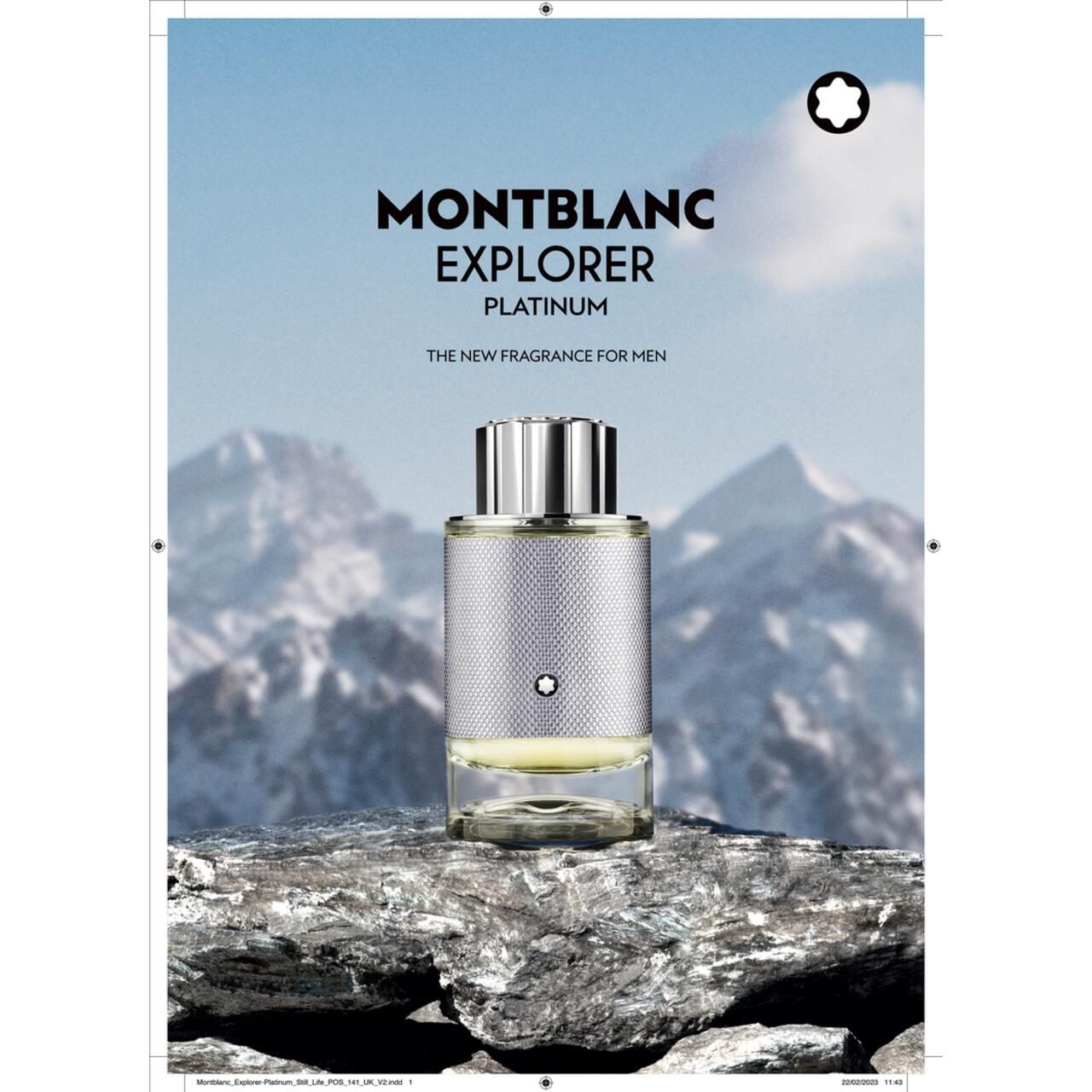 Montblanc Explorer Platinum EdP Nat. Spray. Fles op steen voor berglandschap. Opschrift: MONTBLANC EXPLORER PLATINUM.