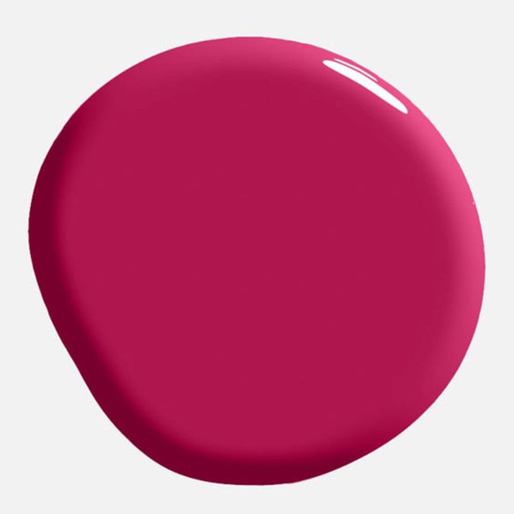 Tache ronde de vernis à ongles rose. Surface brillante.