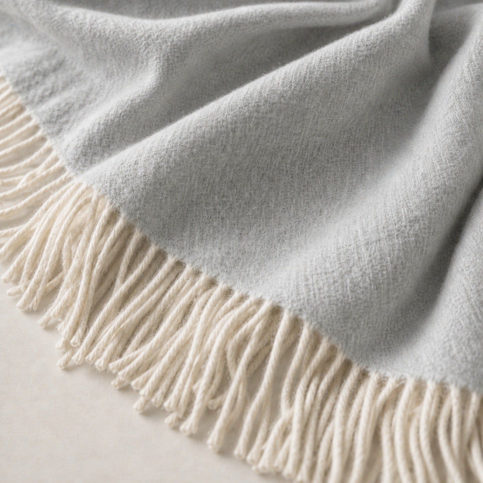 Werpdeken 130x170 cm Cotton Blend Lichtgrijs | Lichtgewicht Deken 250 g/m² voor Bank en Bed