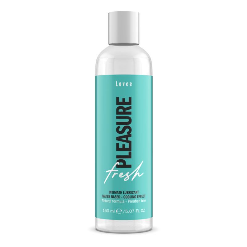 Transparante fles met witte dop. Turquoise etiket met "PLEASURE fresh" en "Lovee". Tekst: Intiem glijmiddel, verkoelend effect, 150 ml.