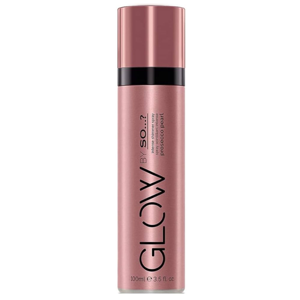 Flacon de brume rose avec anneau noir. Inscription : GLOW BY SO...? Brume parfumée scintillante Prosecco Pearl.