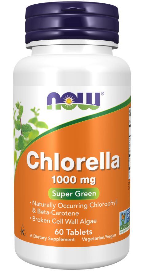 Flacon blanc avec bouchon bleu. Inscription : Chlorella 1000 mg, Super Green. Label végétalien.