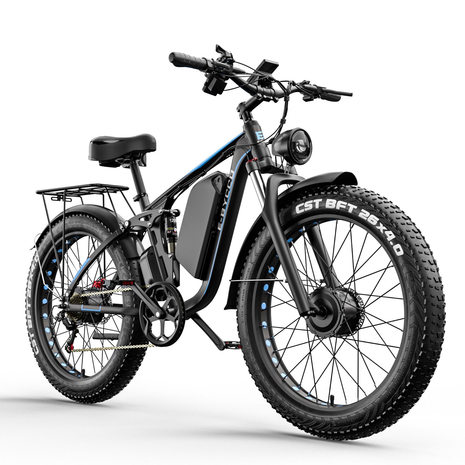 Zwarte e-bike met brede banden. Zijaanzicht. Bagagerek, batterij, zadel, CST BFT-banden.