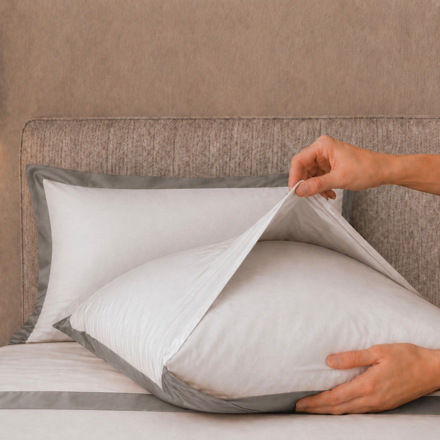 The White Stone Lakenset Eenpersoons 100% Katoen met Decoratieve Satijnen Rand Grijs