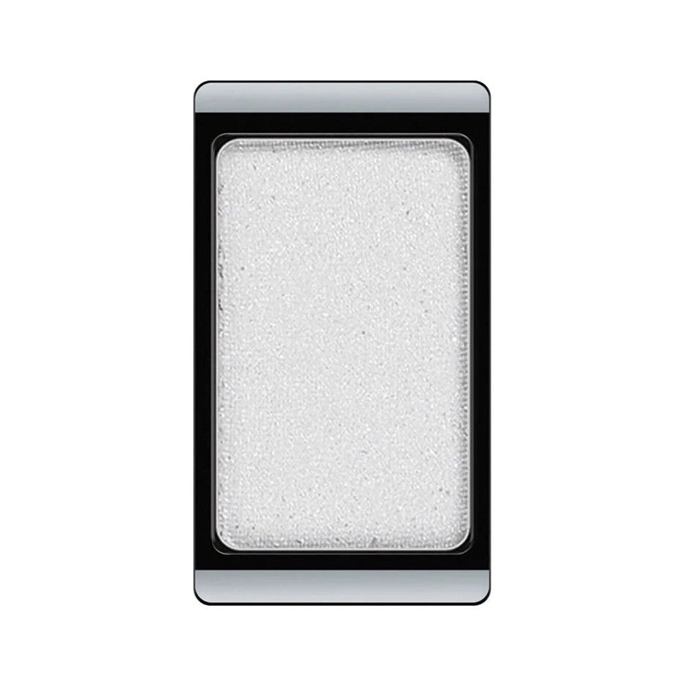 Fard à paupières rectangulaire dans un cadre noir. Texture claire et scintillante.