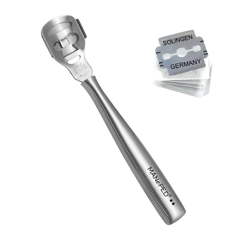 Roestvrijstalen voetrasp met handvat en vervangende mesjes. Mesjes met opschrift Solingen Germany.
