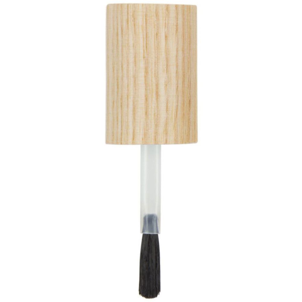 Nagellakborstel. Houten handvat, transparante huls, zwarte haren.