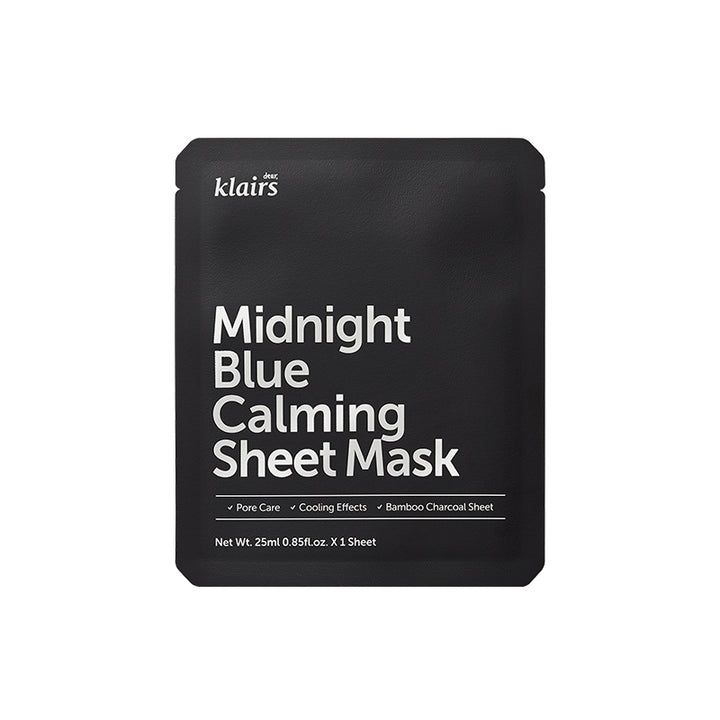 Zwarte verpakking met witte tekst. Bevat "klairs", "Midnight Blue Calming Sheet Mask" en andere informatie.