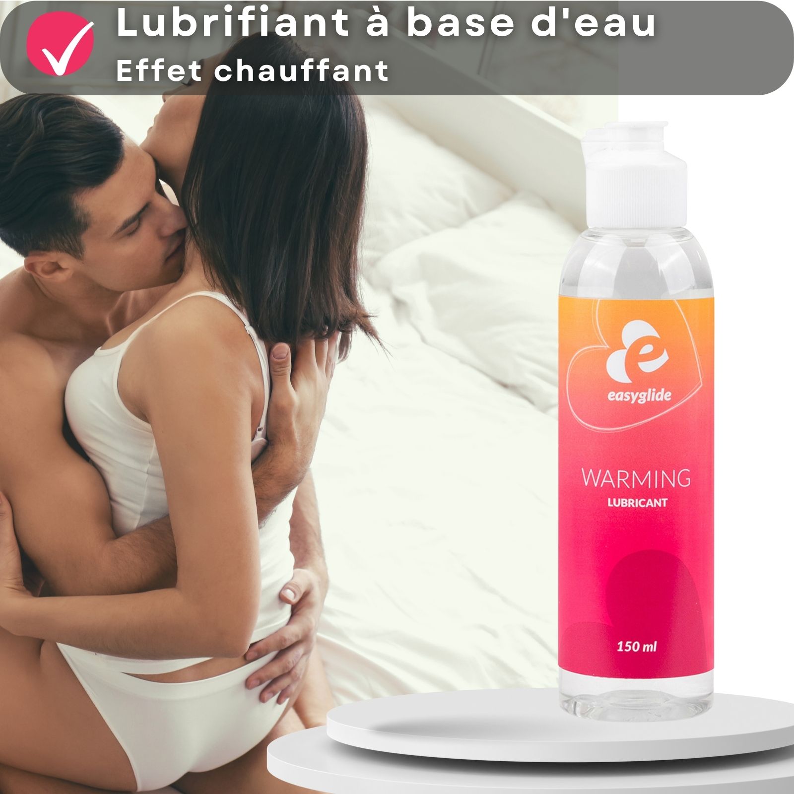 Flacon Easyglide. Inscription: Warming Lubricant. 150 ml. Couple s'embrasse.