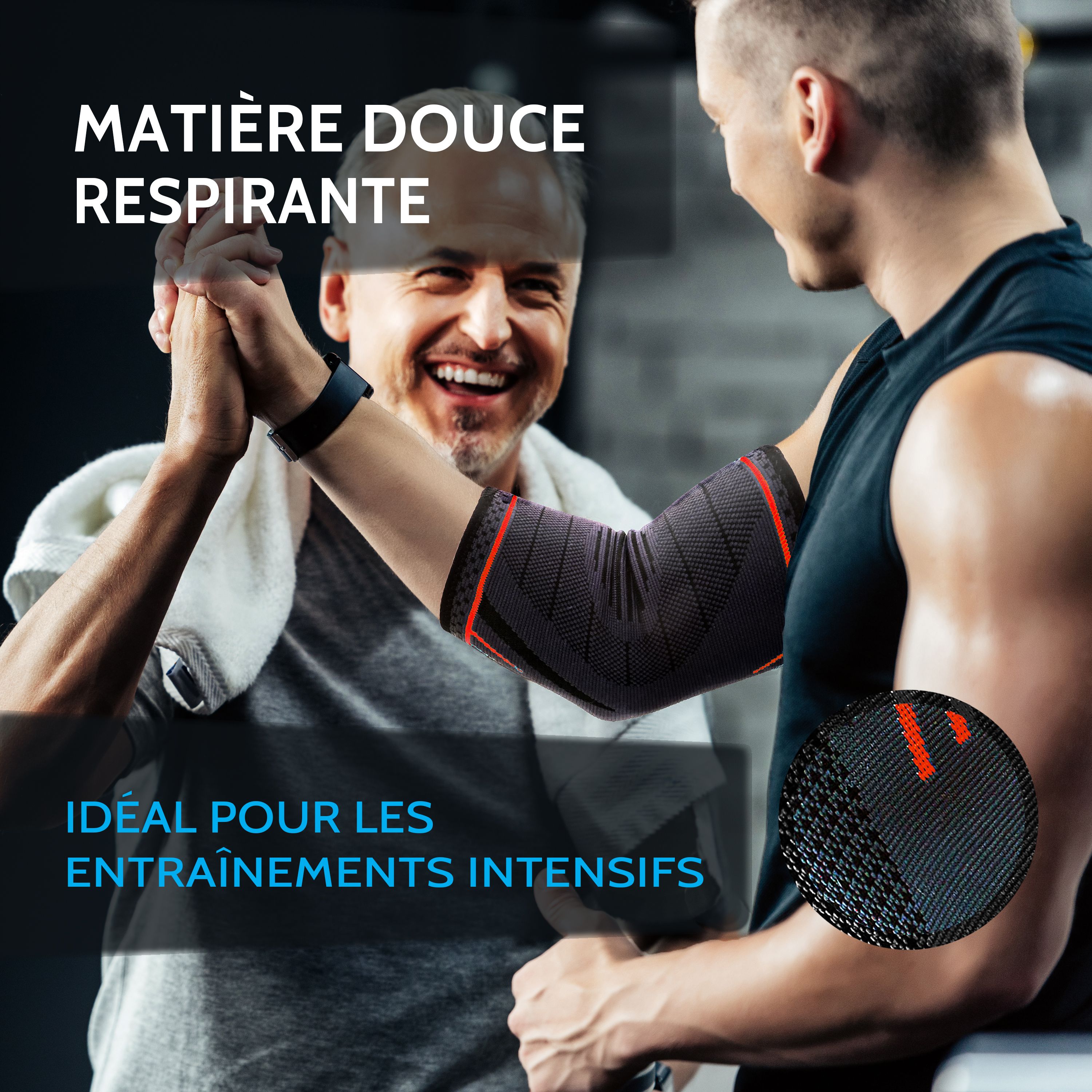 Deux hommes se font un high five. L'un porte une bande de coude. Environnement de salle de sport.