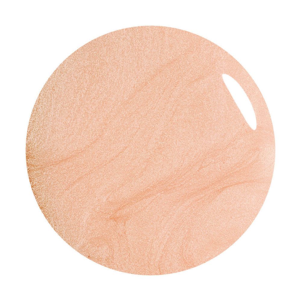 Tache ronde de vernis à ongles pêche avec effet brillant. Sur fond blanc.