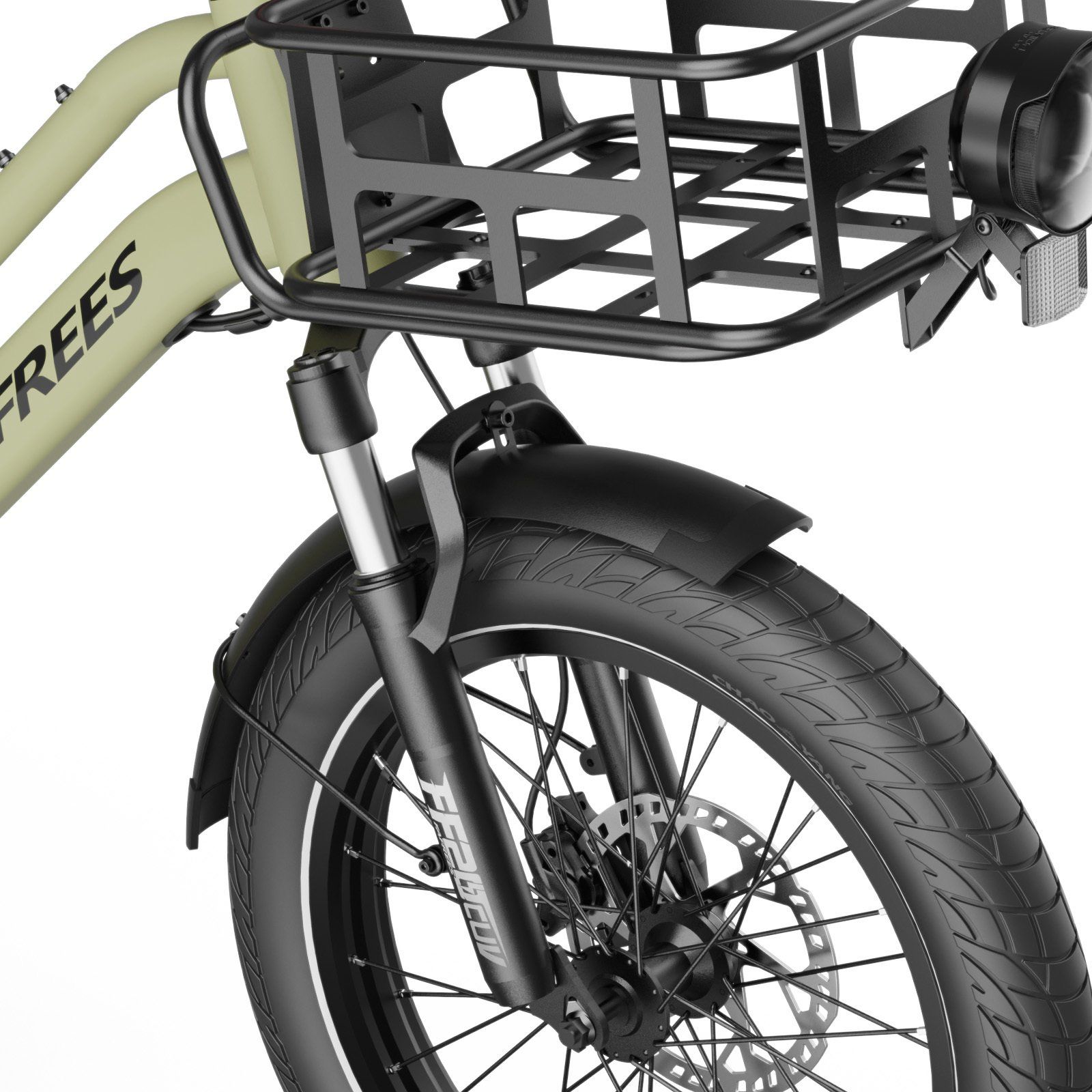 Avant d'un vélo cargo électrique gris avec phare, garde-boue et fourche à suspension.