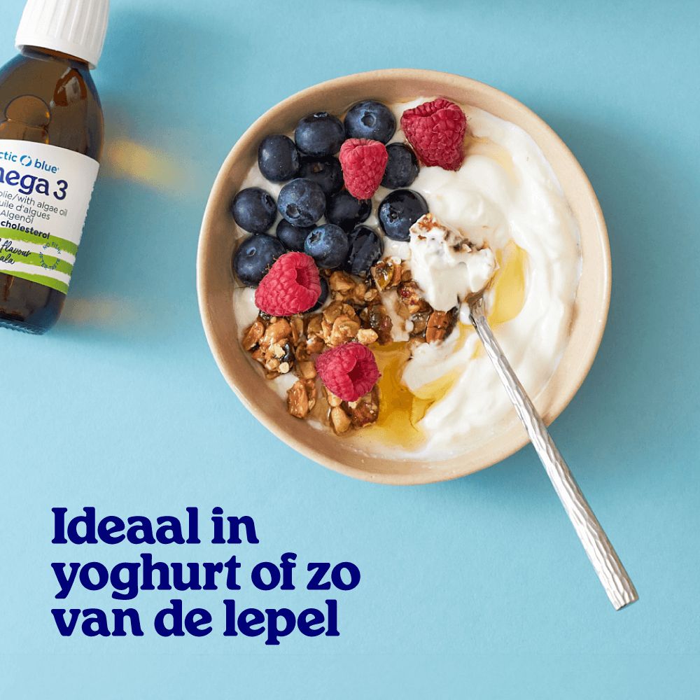 Fles Omega 3 algenolie citroensmaak, V-Label Vegan keurmerk en ingrediënteninformatie.