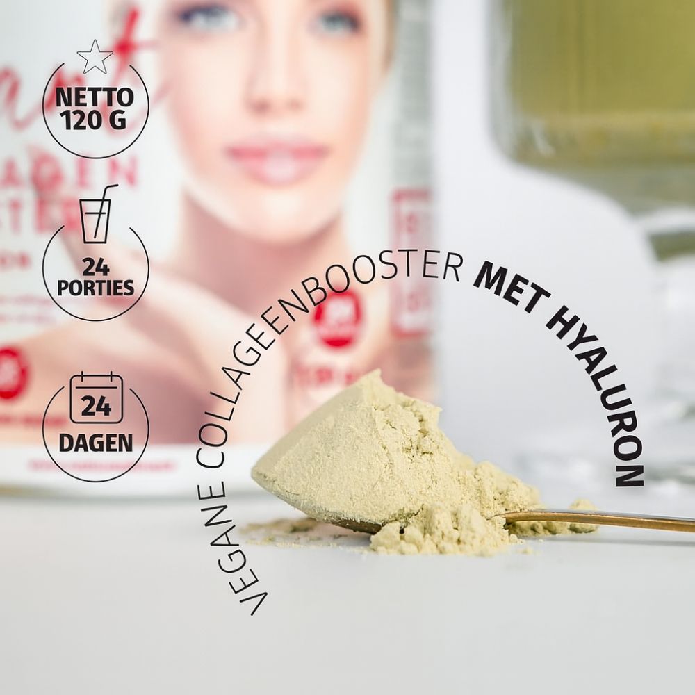 Lepel met geel poeder. Vegan collageenbooster met hyaluron. 24 porties, 24 dagen. Productafbeelding op de achtergrond.