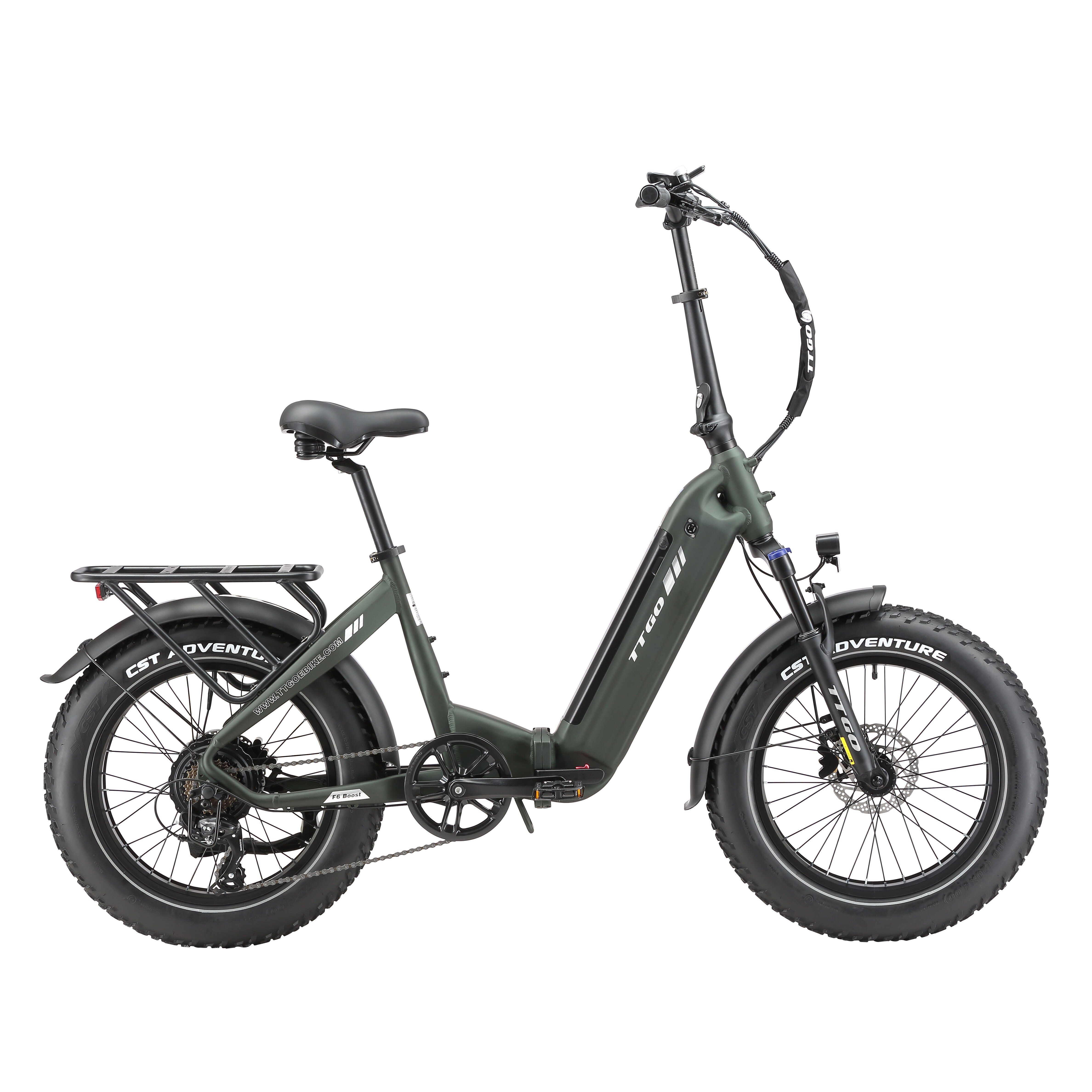 Vélo électrique pliable vert olive. Pneus, selle et guidon noirs. Porte-bagages arrière. Logo TTGO sur le cadre.