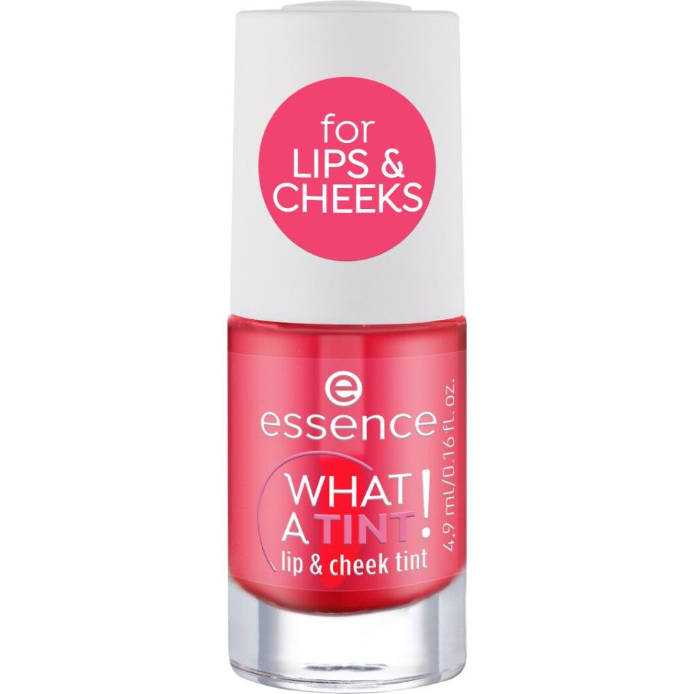 Vloeibare rouge in glazen fles. Opschrift: Essence, WHAT A TINT! lip & cheek tint. Rode vloeistof.