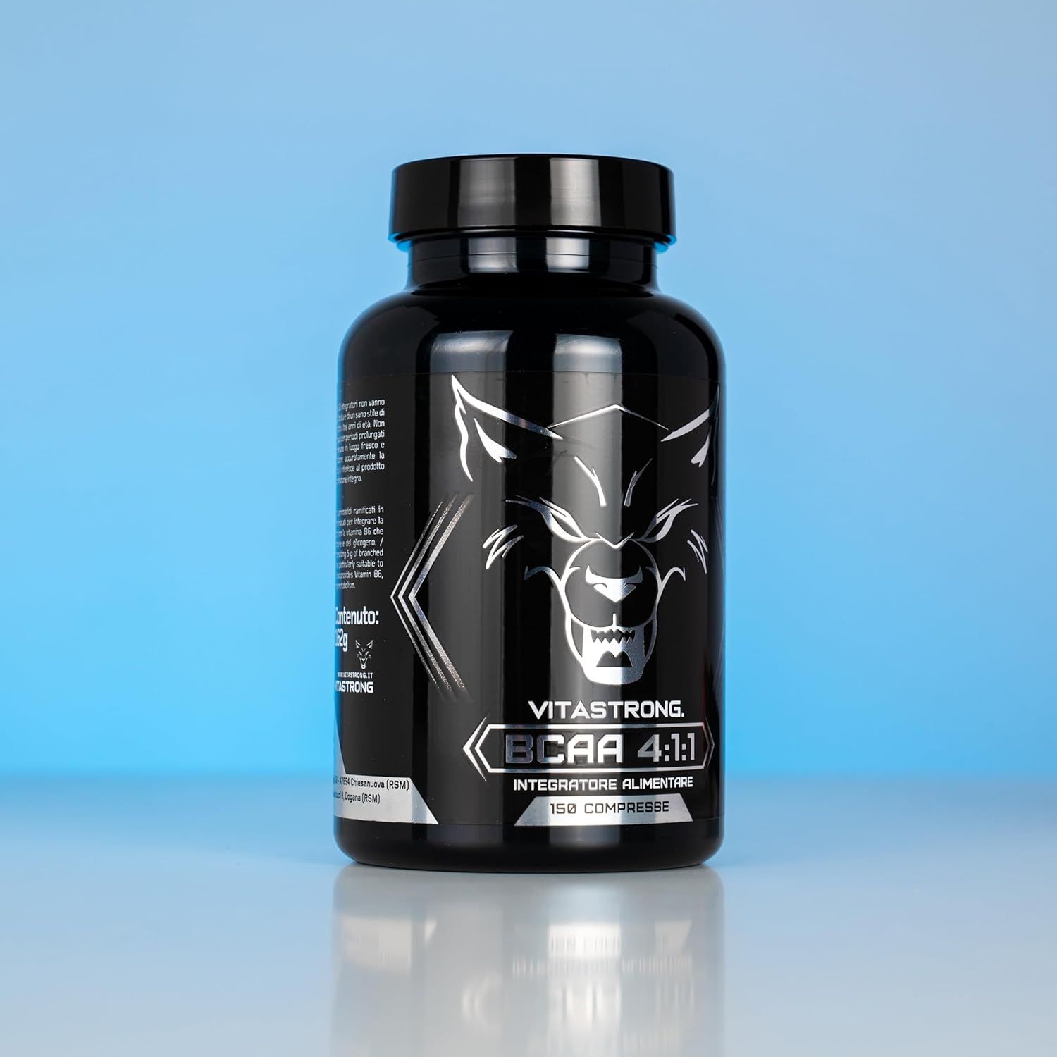 Vitastrong BCAA 4:1:1, 150 tabletten. Zwarte fles met wolf logo en productinformatie.